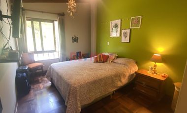 Venta De Casa De Estilo Español, Frente A Parque En Surco