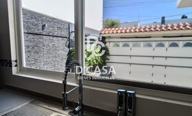 SE VENDE CASA EN ARBOLEDAS