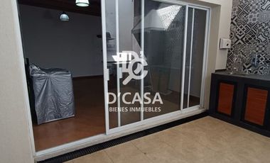 SE VENDE CASA EN ARBOLEDAS
