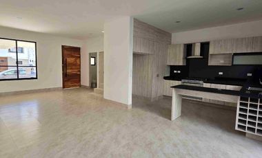 RENTA CASA ZONA SUR CERCA DE PUERTO INTERIOR