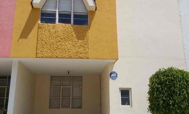 casa en renta amueblada a una cuadra de forjadores y calzada Zavaleta
