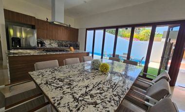 CASA EN RENTA POR DÍA  CON VISTA AL MAR EN HUATULCO