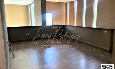 ESPECTACULAR CASA EN RENTA, LA CAMPIÑA. León,Gto; 3 REC. CON BAÑO, 5 AUTOS, VIGILANCIA.