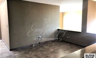ESPECTACULAR CASA EN RENTA, LA CAMPIÑA. León,Gto; 3 REC. CON BAÑO, 5 AUTOS, VIGILANCIA.