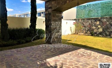 ESPECTACULAR CASA EN RENTA, LA CAMPIÑA. León,Gto; 3 REC. CON BAÑO, 5 AUTOS, VIGILANCIA.