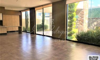 ESPECTACULAR CASA EN RENTA, LA CAMPIÑA. León,Gto; 3 REC. CON BAÑO, 5 AUTOS, VIGILANCIA.