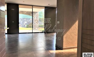 ESPECTACULAR CASA EN RENTA, LA CAMPIÑA. León,Gto; 3 REC. CON BAÑO, 5 AUTOS, VIGILANCIA.