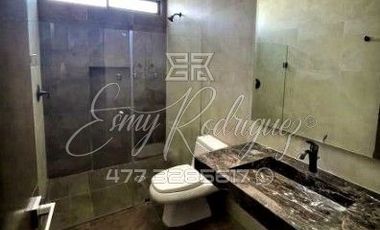 ESPECTACULAR CASA EN RENTA, LA CAMPIÑA. León,Gto; 3 REC. CON BAÑO, 5 AUTOS, VIGILANCIA.