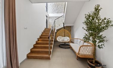 Villa Eksklusif Modern Minimalis Dijual, di Muding, Kerobokan Area