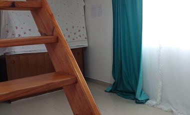 Se VENDE al CONTADO Casa tres pisos en Arica