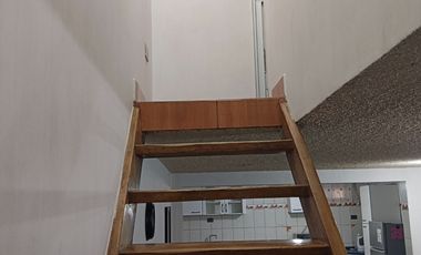 Se VENDE al CONTADO Casa tres pisos en Arica