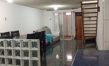 Se VENDE al CONTADO Casa tres pisos en Arica