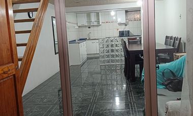 Se VENDE al CONTADO Casa tres pisos en Arica