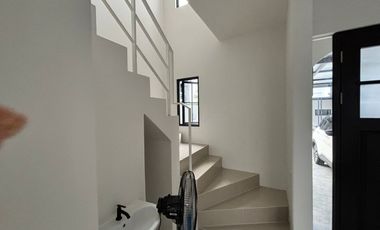 DISEWAKAN RUMAH  AMESTA LIVING, SURABAYA TIMUR