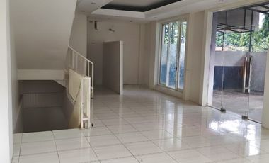 Sewa Ruko 3 Lantai di Jalan Utama Bangka Kemang