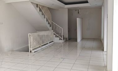 Sewa Ruko 3 Lantai di Jalan Utama Bangka Kemang