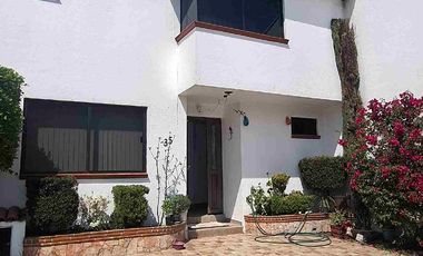 VENDO HERMOSA CASA EN FRACCIONAMIENTO EL ROBLE EN AV HIDALGO CUAUTITLAN IZCALLI.