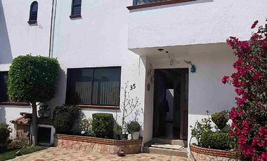 VENDO HERMOSA CASA EN FRACCIONAMIENTO EL ROBLE EN AV HIDALGO CUAUTITLAN IZCALLI.