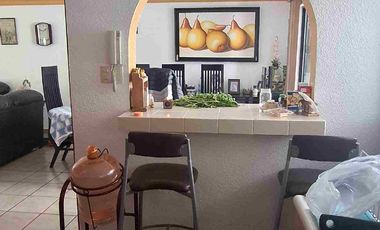 VENDO HERMOSA CASA EN FRACCIONAMIENTO EL ROBLE EN AV HIDALGO CUAUTITLAN IZCALLI.