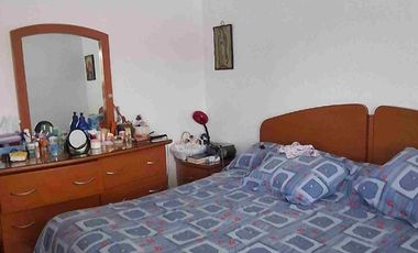 VENDO HERMOSA CASA EN FRACCIONAMIENTO EL ROBLE EN AV HIDALGO CUAUTITLAN IZCALLI.