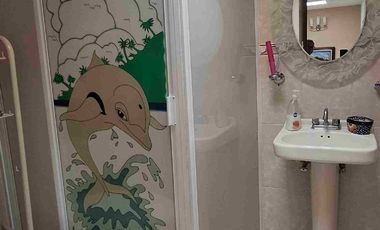 VENDO HERMOSA CASA EN FRACCIONAMIENTO EL ROBLE EN AV HIDALGO CUAUTITLAN IZCALLI.