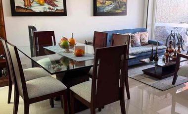 Se vende casa 2 nivel en hacienda el castillo