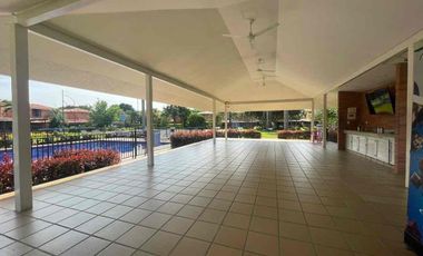 Se vende casa 2 nivel en hacienda el castillo