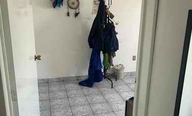 Espaciosa casa en venta con gimnasio y jacuzzi en Los Pirules!!
