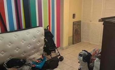 Espaciosa casa en venta con gimnasio y jacuzzi en Los Pirules!!