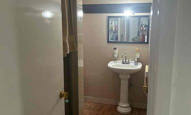 Espaciosa casa en venta con gimnasio y jacuzzi en Los Pirules!!