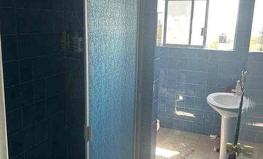 Espaciosa casa en venta con gimnasio y jacuzzi en Los Pirules!!