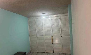 Espaciosa casa en venta con gimnasio y jacuzzi en Los Pirules!!