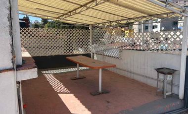 Espaciosa casa en venta con gimnasio y jacuzzi en Los Pirules!!