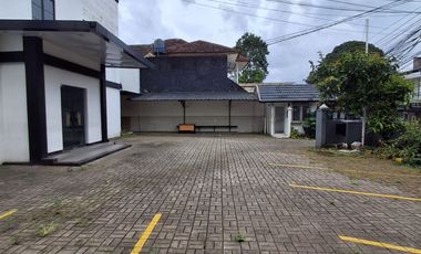 Mini Building 2 Lantai Area Kemang – Dekat Mampang, LT 823 m², Parkir 10 Mobil