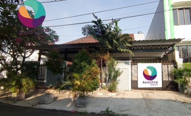 DISEWAKAN RUMAH LUAS POSISI HOOK DI KAYUPUTIH JAKARTA TIMUR