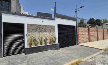 Hermosa Casa en venta en Cacalomacan $4,400,000 Es ejido solo acepto RECURSOS PROPIO