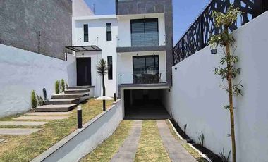 Hermosa Casa en venta en Cacalomacan $4,400,000 Es ejido solo acepto RECURSOS PROPIO