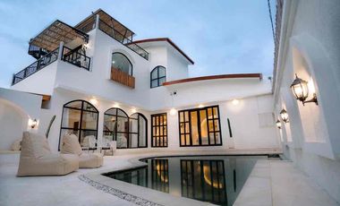 Di Jual Villa Modern dan Mewah