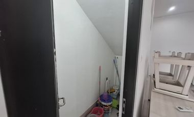 DISEWAKAN RUMAH BARU PAKUWON CITY Cluster Suvadiva Grand Island Modern, Desain Minimalis