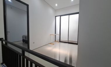 DISEWAKAN RUMAH BARU PAKUWON CITY Cluster Suvadiva Grand Island Modern, Desain Minimalis