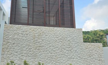 For Sale | Villa at Dharmawangsa, Kampial