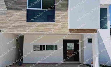 Casa de 3 recámaras en fraccionamiento cerrado con caseta de seguridad en Ocotlán, Tlaxcala.