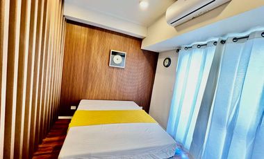 MODERN STUDIO UNIT WITH BALCONY/IVORY RESIDENCES