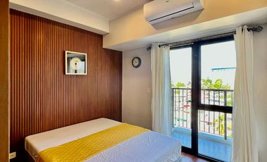 MODERN STUDIO UNIT WITH BALCONY/IVORY RESIDENCES