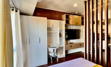 MODERN STUDIO UNIT WITH BALCONY/IVORY RESIDENCES