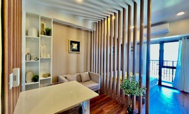 MODERN STUDIO UNIT WITH BALCONY/IVORY RESIDENCES