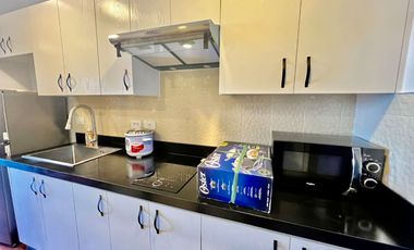 MODERN STUDIO UNIT WITH BALCONY/IVORY RESIDENCES