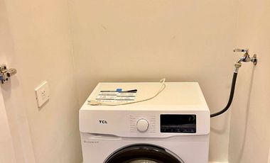 MODERN STUDIO UNIT WITH BALCONY/IVORY RESIDENCES