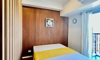 MODERN STUDIO UNIT WITH BALCONY/IVORY RESIDENCES