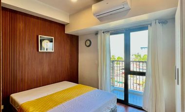 MODERN STUDIO UNIT WITH BALCONY/IVORY RESIDENCES